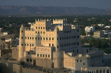 11qaser-sayun1.jpg