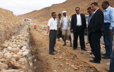 mukalla_G_checking_roads_1.JPG