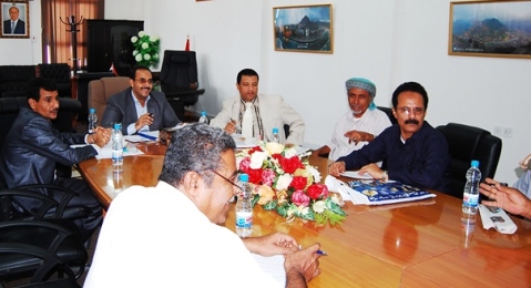 mukalla_G_oil_descusing_1.jpg