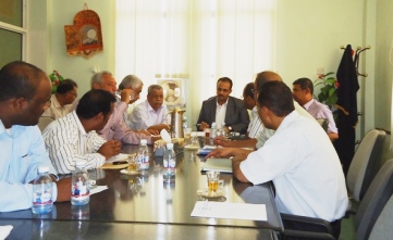 mukalla_gover_hadhramaut_boss.JPG